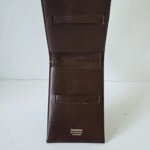 Winfield Steerhide Canada Brown  Leather Billfold Wallet.